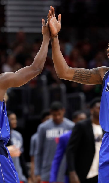 Barnes scored 22, leads Mavericks past Bulls 103-98